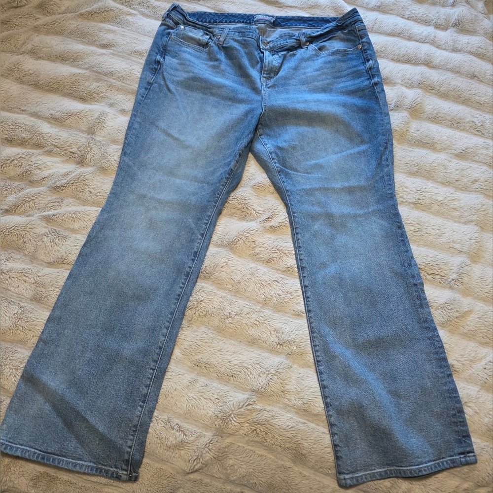 22R Torrid Women's Mid-Rise Slim Boot Blue Jeans